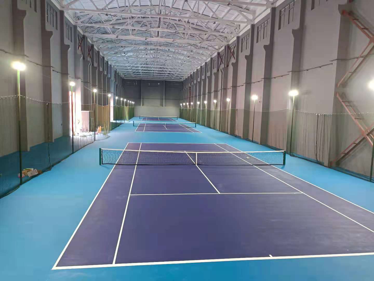 青島室內(nèi)網(wǎng)球場(chǎng)
